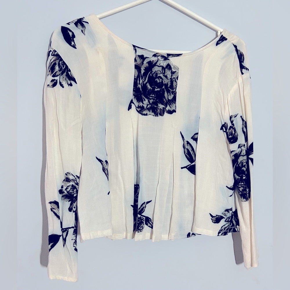 3/$25✨✨cute loose crop top